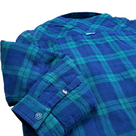 Tommy Hilfiger Insulated Construction/Camping Style Flannel - Picture 3 of 8